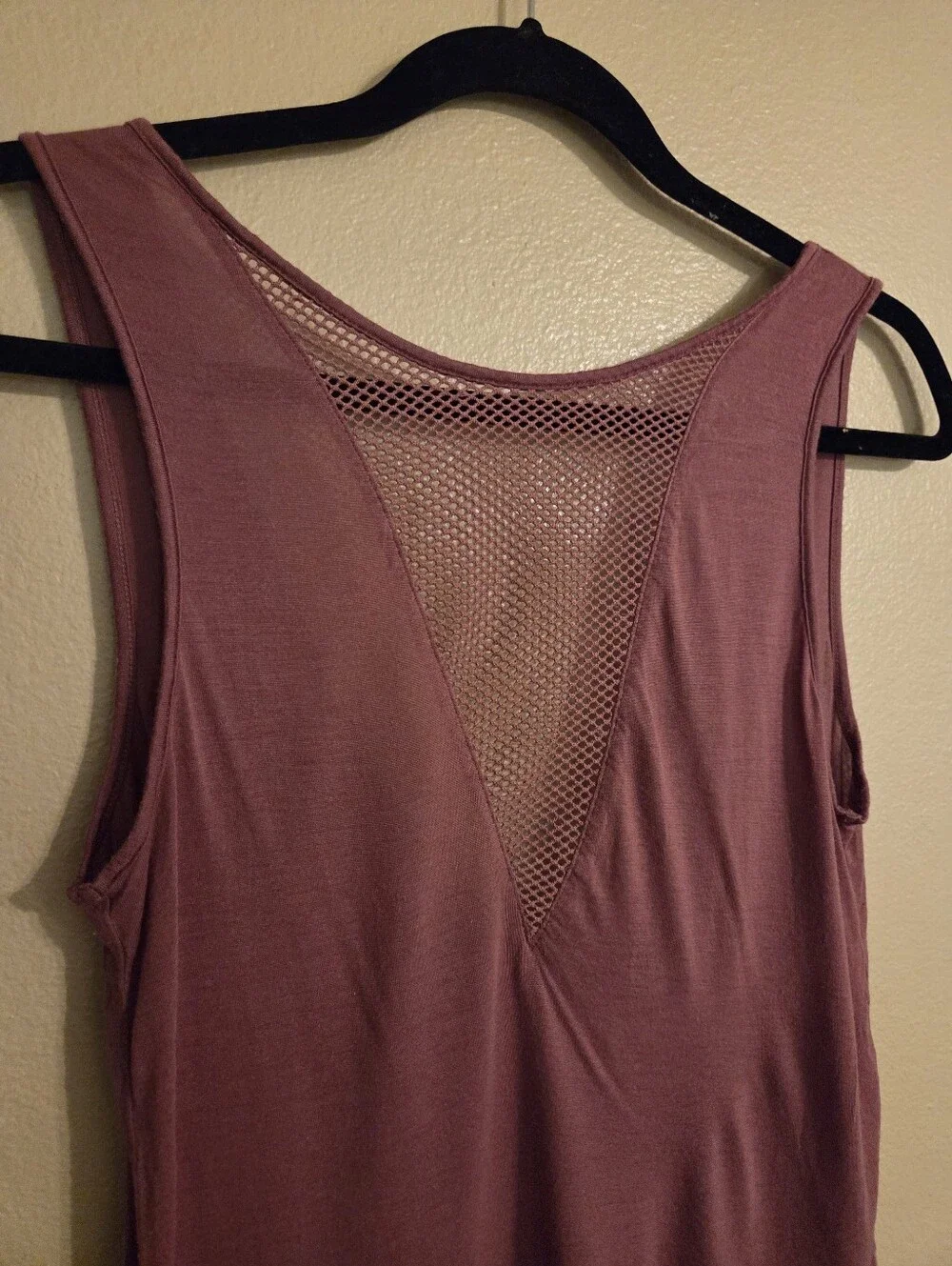 ALO Yoga Warm Up Mauve Modal Mesh Deep V-Neck Performance Tank‎ Women's Size S